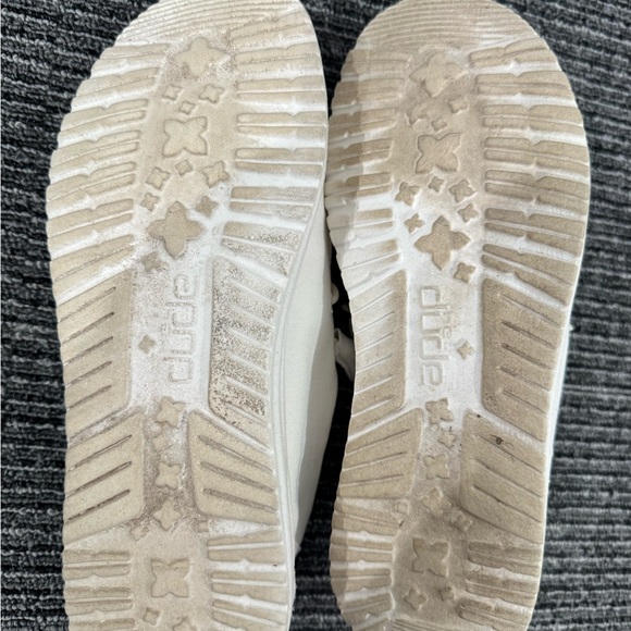 Hey Dude Off-White Slip-On Shoes 7 - Picture 4 of 5